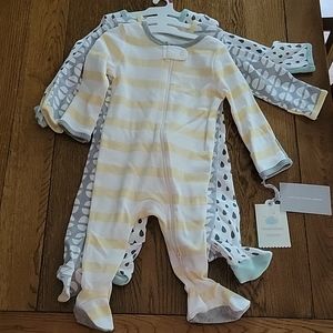 gener neutral cloud island zipper sleepers with feet 3-6 months